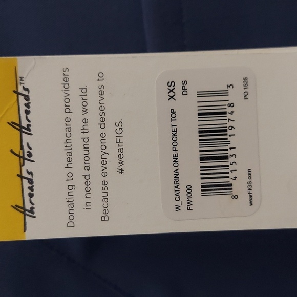 FIGS Catarina One Pocket V Neck Scrub Top In Big Sky - Picture 14 of 15